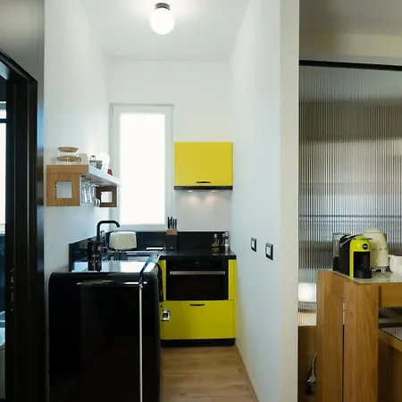 Accomodo Central Apt Suite Tirana Exterior photo